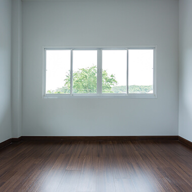 Featured residential glass setting